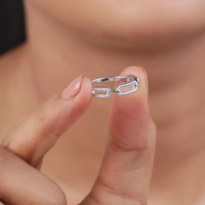 Kriti Sanon Silver Toggle Ring (Size 12)