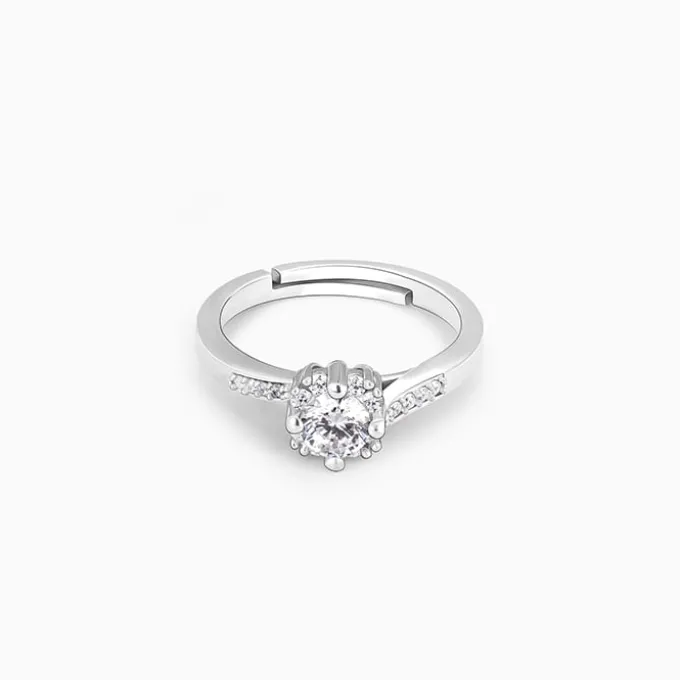 Kriti Sanon Silver Zircon Twist Ring