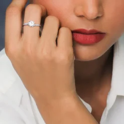 Kriti Sanon Silver Zircon Twist Ring