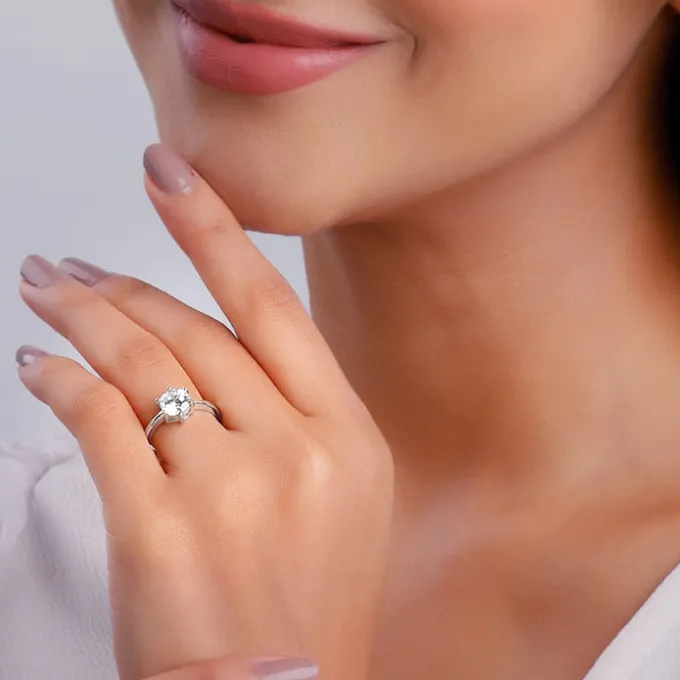 Kriti Sanon Silver Zircon Vintage Ring