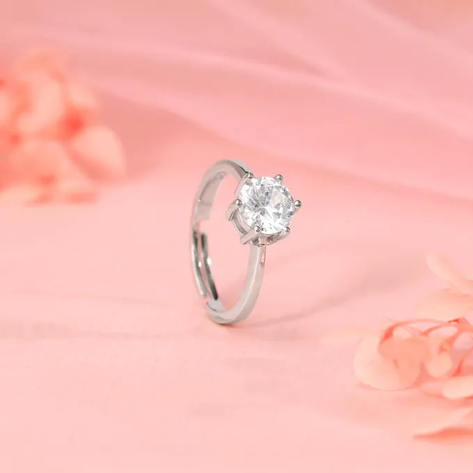Kriti Sanon Silver Zircon Vintage Ring