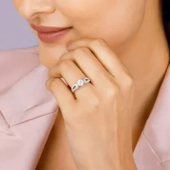 Kriti Sanon Silver Zircon Elegant Loop Ring
