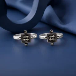 Oxidised Silver Chaturasra Toe Rings