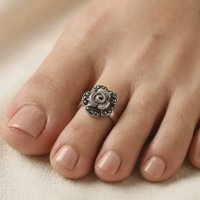 Oxidised Silver Nayra Toe Rings