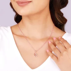 Rose Gold Elegant Musli Pendant With Link Chain