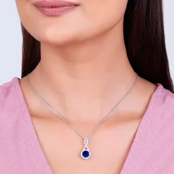 Silver Blue-maze Pendant With Link Chain