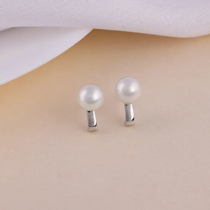 Silver Cute Pearl Studs