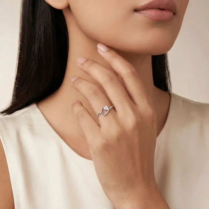 Silver Edge Gleam Ring (Size 12)