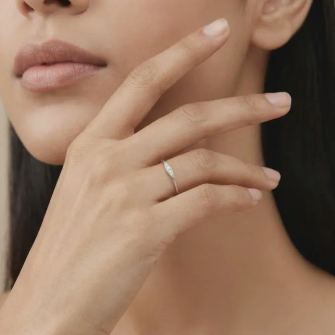 Silver Eterna Curve Ring