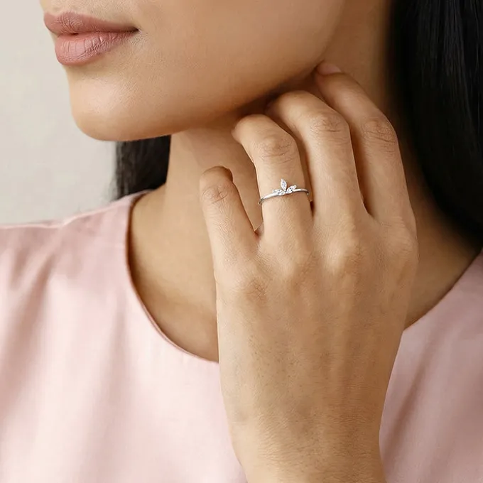 Silver Flora Trine Ring