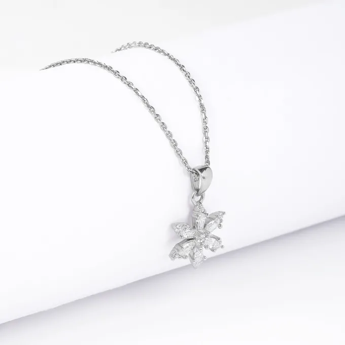 Silver Flowery Snowflake Pendant With Link Chain