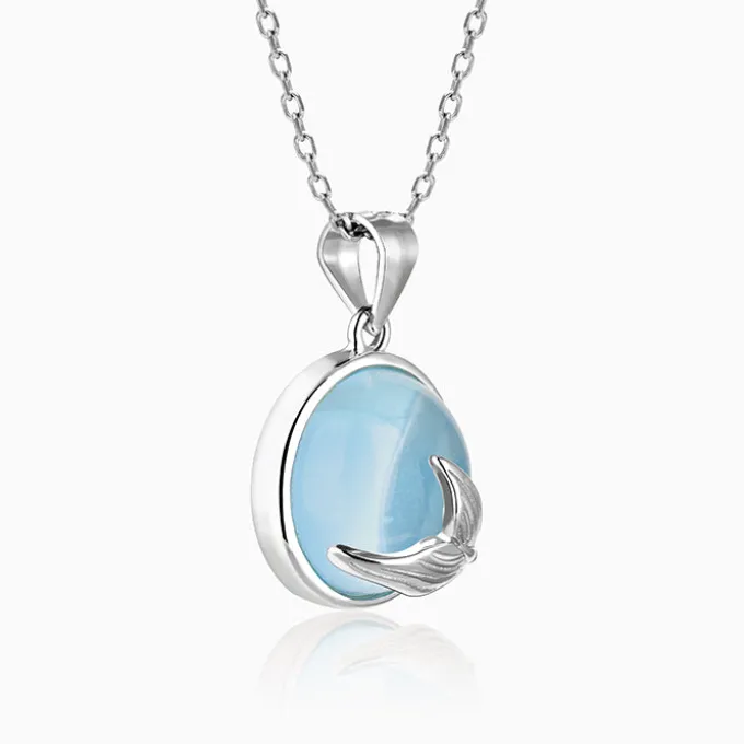 Silver Gleaming Blue Fish Tail Pendant with Link Chain