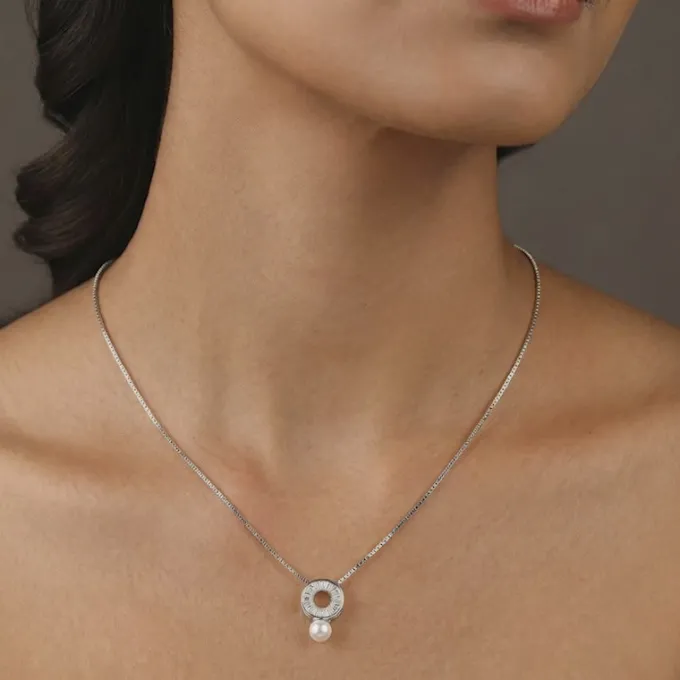 Silver Lizzie Pearl Necklace
