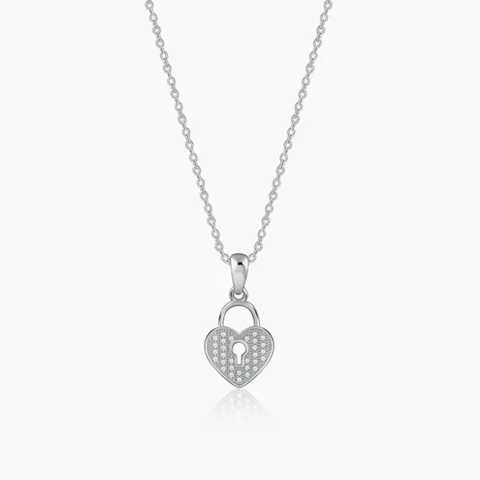 Silver Lovely Key Pendant With Link Chain