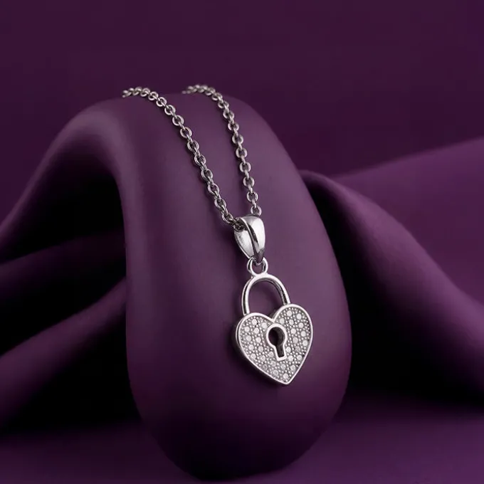 Silver Lovely Key Pendant With Link Chain