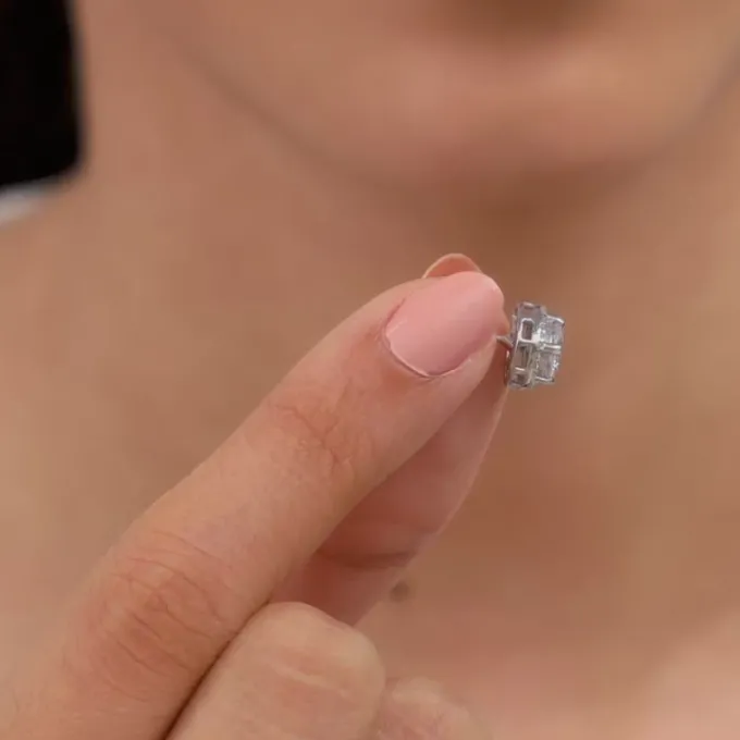 Silver Memorable Zircon Earrings