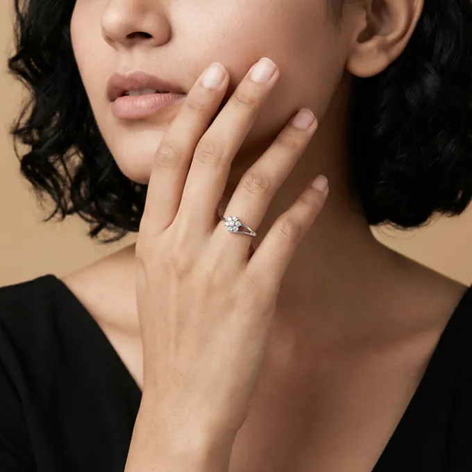 Silver Modern Floral Ring (Size 12)