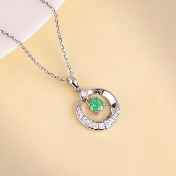Silver Prettified Pendant With Link Chain