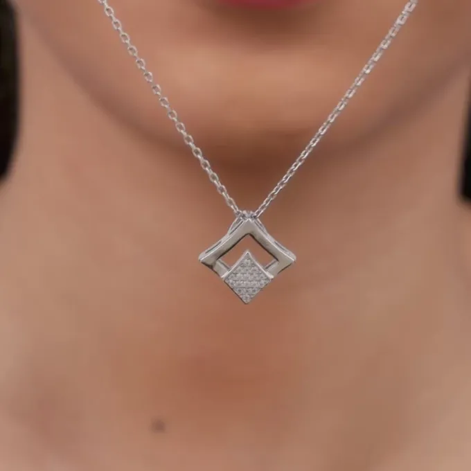 Silver Radiant Rhombus Pendant with Link Chain