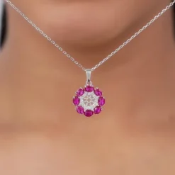 Silver Stunning Floret Pendant With Link Chain