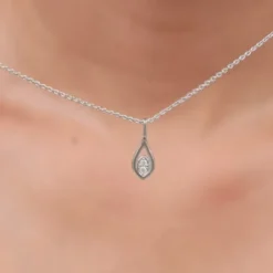 Silver Tear Drop Pendant With Link Chain
