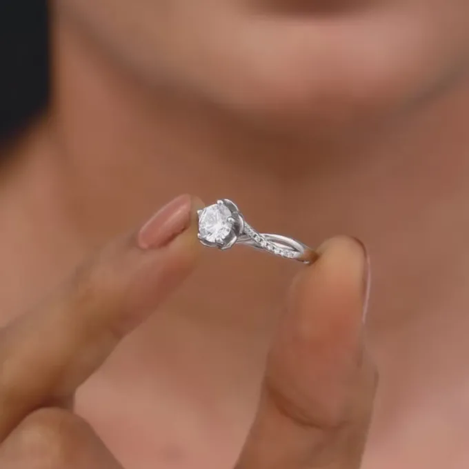 Silver Zircon Shining Flower Ring